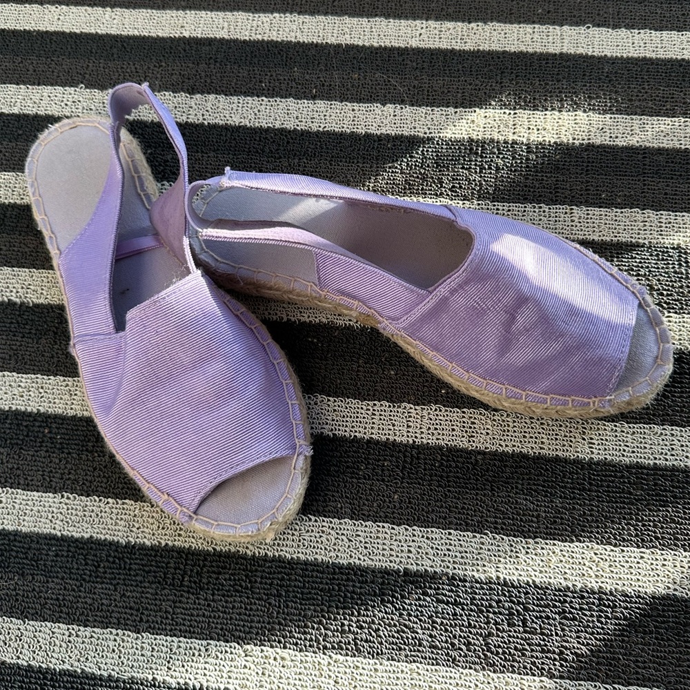 Vero Moda Lavender Espadrilles.  Size 7, Eu 38, elasticized back.  Very clean$35